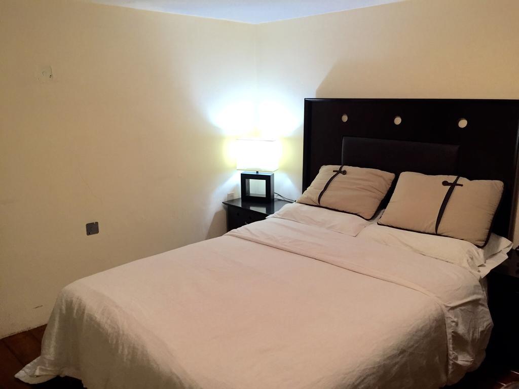 Hostal Casa Castillo Morelia Szoba fotó